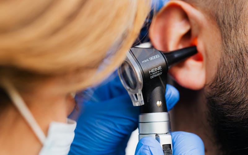 Upala uha kod djece: simptomi, liječenje i prevencija